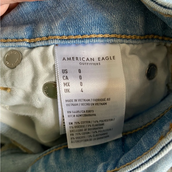American Eagle Mid Length Shorts - Picture 3 of 4